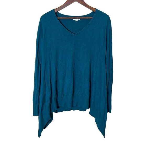 Joseph A. V Neck Curved Hem Top - Picture 1 of 9